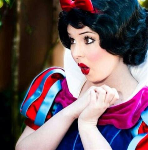 omg this picture is so lovely beautiful love it snow white disney snow white cosplay