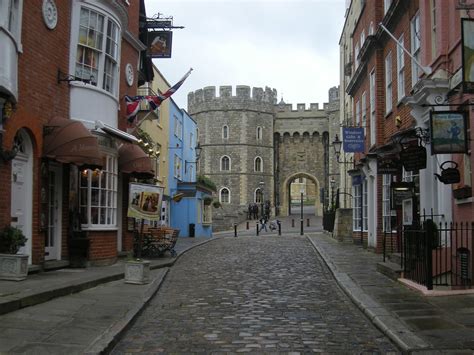 Set in the county of berkshire, about 32 km from london is windsor castle, one of the oldest and largest occupied castles in the world. Windsor Castle, Windsor, England, UK | Photos from Windsor ...