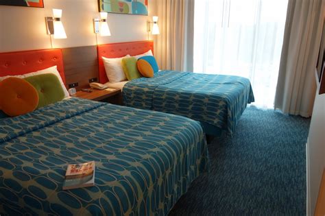 1 queen bed and 2 twin beds | sleeps 8. Six Person Family Suites at Cabana Bay Beach Resort at ...