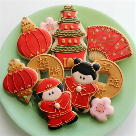Wish someone special good fortune, happiness, and wealth more chinese new year cookies!!! Simple Chinese Lantern Cookies - The Sweet Adventures of ...