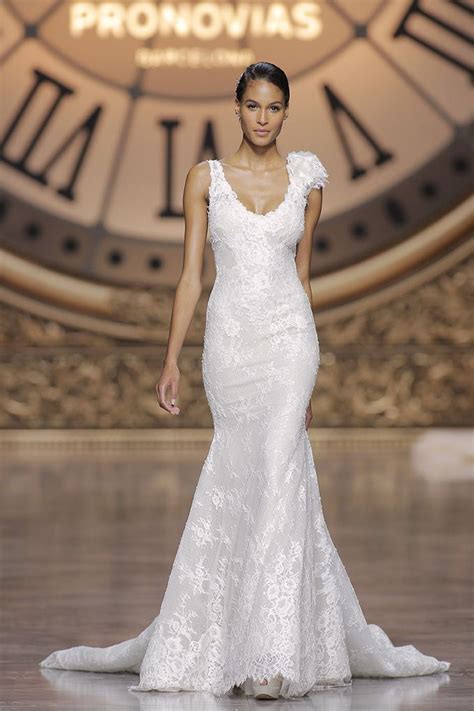See the newest wedding dresses to come down the runway from your favorite bridal designers like monique lhuillier, vera wang, maggie sottero, jenny packham, and more! Wedding dresses, Dresses, Contemporary wedding dress