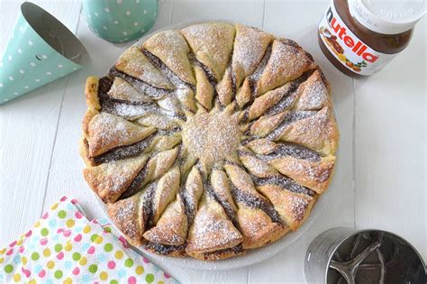 Le treccine maristella da gr. » Fiore di pasta sfoglia alla Nutella - Ricetta Fiore di ...