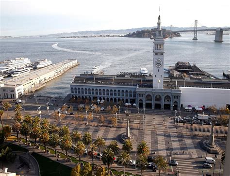 Er is een gedetailleerd rapport over het werk van het bedrijf sf. San Francisco's Ferry Building to close under coronavirus ...