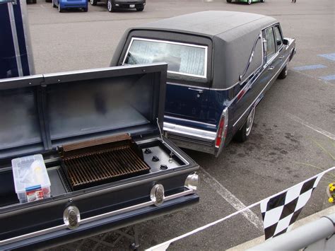 Langley models horse drawn hearse + figures + coffin n scale unpainted kit e48. Too cool: hearse with bbq casket. | Hearse, Chevy ssr ...