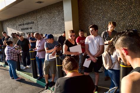How You Can Avoid the Line at the DMV | Reader's Digest