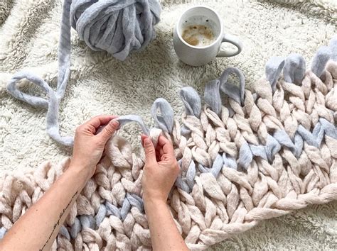 How To Hand Knit A Blanket