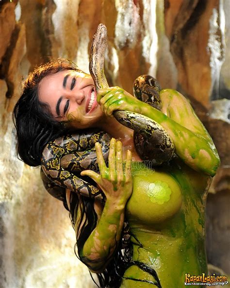 Berita Kita Koleksi Foto Seksi Dewi Persik Yang Bikin Heboh Dunia Maya My Xxx Hot Girl