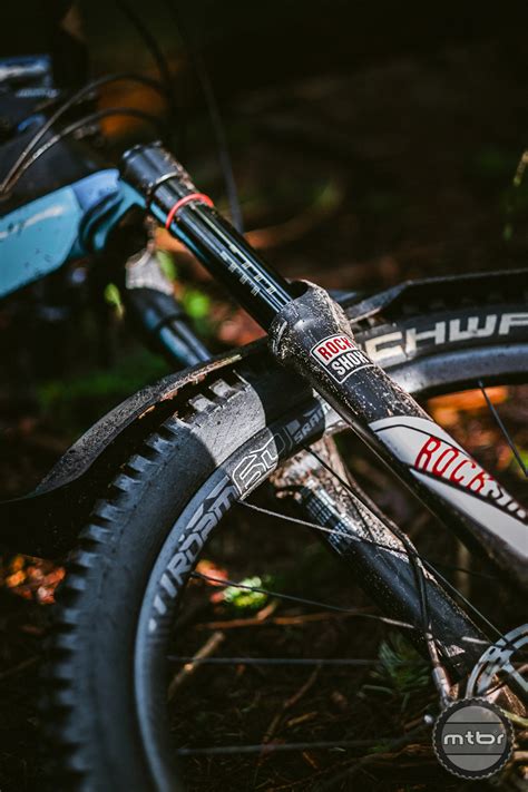 Sram Rolls Out Redesigned Roam 60 Carbon Wheels Mountain Bike Reviews