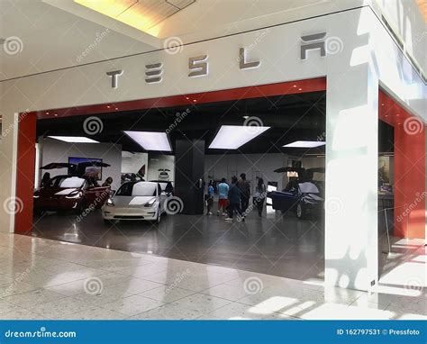 Tesla Showroom Editorial Photo Image Of Charge Efficient 162797531