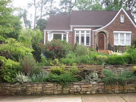 20 Landscaping Ideas Terraced Front Yard