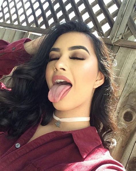 Pinterest Nattat Girl Tongue Long Tongue Girl Beautiful Lips