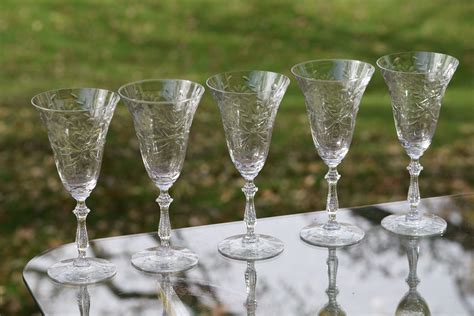 Beautiful Vintage Etched Optic Crystal Winewater Goblets Collectables