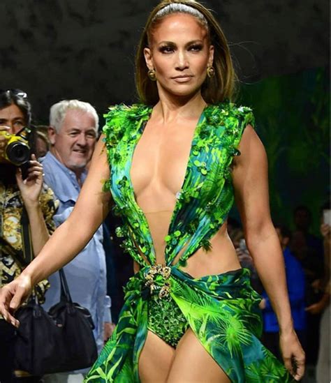 Jennifer Lopez Stuns Everyone With Her Iconic Green Dress At The Milan Fashion Week The Daily