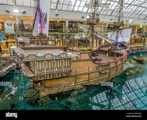 West Edmonton Mall Pirate Ship Hi Res Stock Photography And Images Alamy