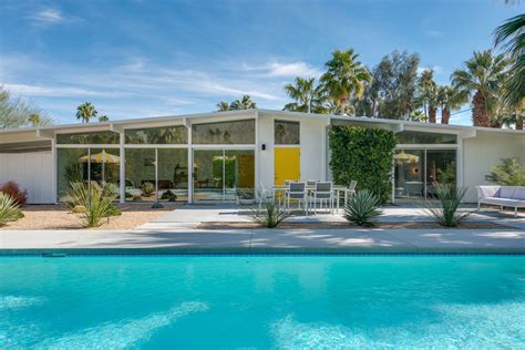Photo 1 Of 12 In A Winsome Midcentury Show House In Palm Springs Lists