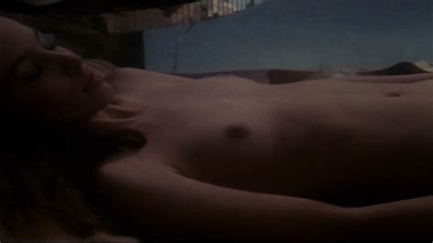 Naked Sherry Buchanan In Il Mondo Porno Di Due Sorelle
