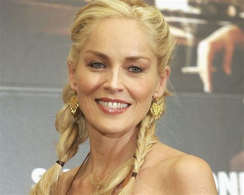 Sharon stone worked as a model before launching into film, landing roles in features like irreconcilable differences and total recall. Wahnsinn: Sharon Stone präsentiert ihren sexy Körper ...