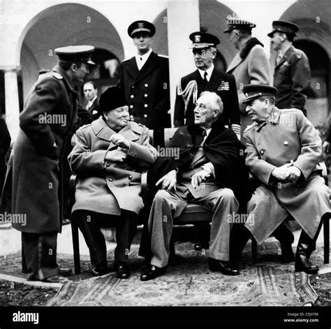 Churchill Roosevelt Y Stalin En La Conferencia De Yalta 1945