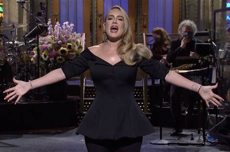 Saturday Night Live Recap Adele Makes Hosting Debut With Musical Guest H E R