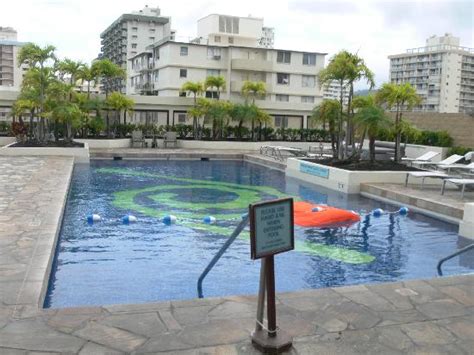 Pool Area Picture Of Hilton Waikiki Beach Honolulu Tripadvisor