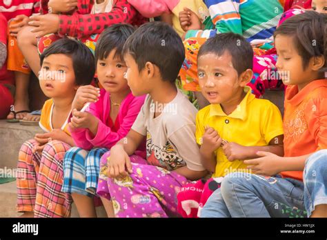 Children School Myanmar Hi Res Stock Photography And Images Alamy