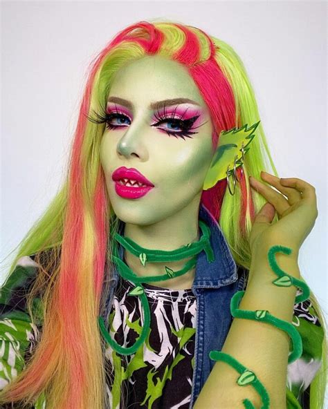 The Power Of Makeup 18 Year Old Transforms Herself Into Characters And Celebrities 35 Pics