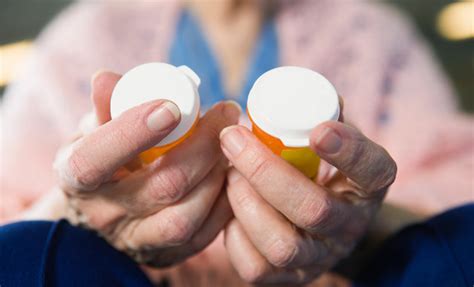 How To Reduce The Risk Of Side Effects In Seniors Taking
