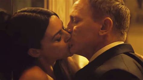 Monica Bellucci Kiss Daniel Craig Youtube