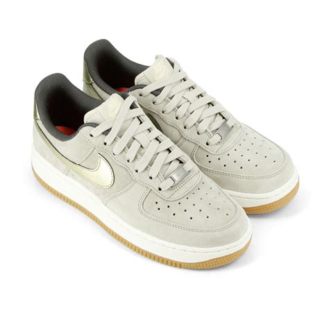 Once your order is placed, i will go ahead and order your air force 1s they will take a few days to arrive! nike air force 1 beige femme