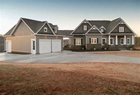 Detached Garage With Breezeway In 2020 Craftsman Style Homes