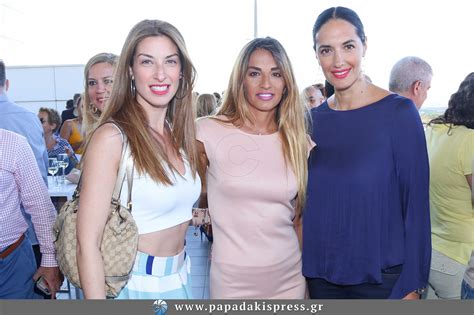 Πολλές επώνυμες κυρίες της showbiz έχουν επιλέξει τα υποδήματα wonders shoes για τις καθημερινές τους εμφανίσεις! Άρωμα Ascot στο 70ο Ελληνικό Ντέρμπι του ΟΠΑΠ ...