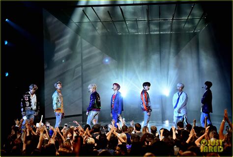 Bts Perform Dna At American Music Awards 2017 Video Photo 1123880