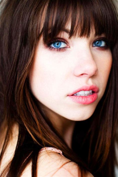 G D Canadian Girl Carly Rae Jepsen Hits The Shower For A Beauty
