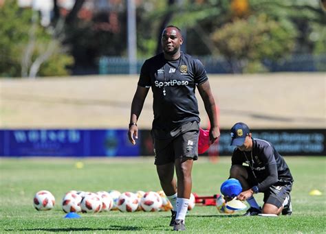 Former west ham forward robbed at gunpoint. Benni McCarthy returns to the area