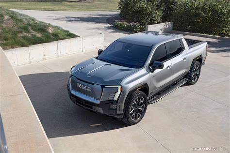 Meet Gms Next Electric Pickup Truck The 107000 2024 Gmc Sierra Ev