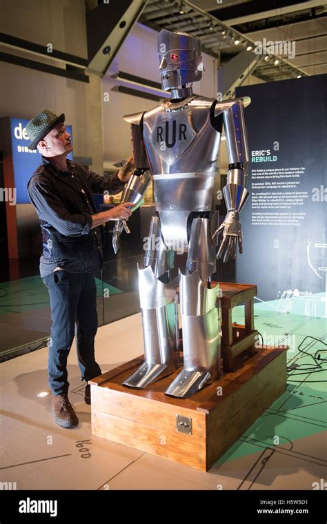 Uks First Robot Eric Built By Captain William Richards In 1928 Stock