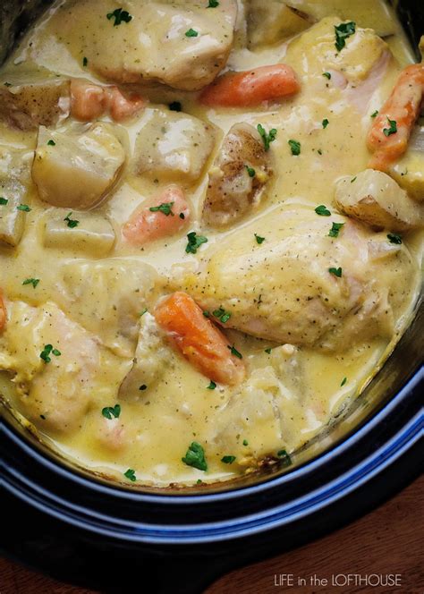 These easy chicken recipes are some of our favorite healthy crockpot meals! Crock Pot Creamy Ranch Chicken