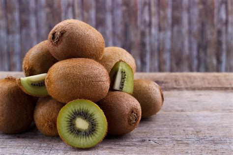 What Does Kiwi Taste Like The Ultimate Guide The Kitchen Journal