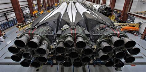 Spacex Prepares Falcon Heavy For Launch Startupteknoloji