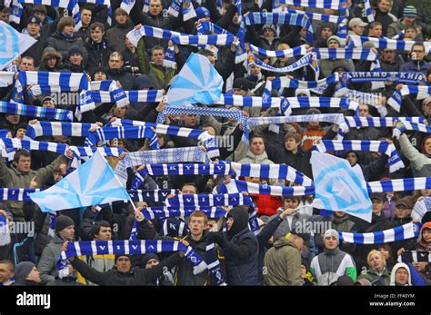 Dynamo Kiev Football Team Hi Res Stock Photography And Images Alamy