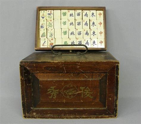 1100 Antique Oriental Ivory Mahjong Set Lot 1100