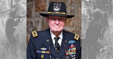 Hal Moore Hero Of Ia Drang Passes Away At The Age Of 94 Hero Hal