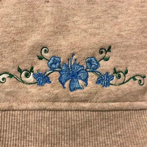 Hibiscus Flower Border Embroidery Design | AnnTheGran.com | Border