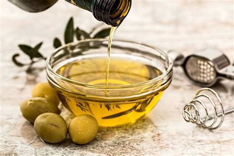 el aceite de oliva virgen puede revertir el daño hepático por dieta alta en grasa