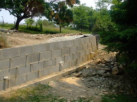 The examples below are 1.0, 1.5, 1.8, 2.4, 3.0 and 4.8m high wall. Concrete Block Retaining Wall Drainage | Flickr - Photo ...
