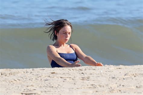 Maya Hawke Zeigt Ihre Nassen Titten Am Strand Neue Fotos Nackte Ber Hmtheit