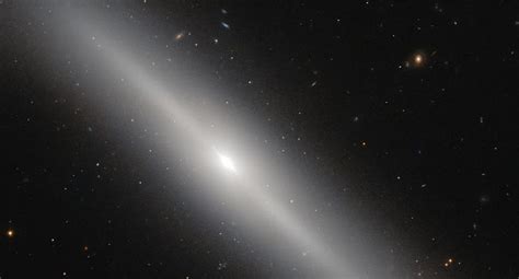 Nasa Hubble Encuentra Enjambre De Viejos Cúmulos De Estrellas
