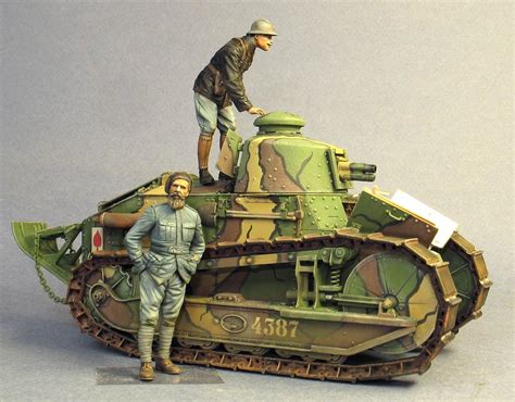 French Tankers Wwi Ft 17 Driver And Commander Two Figures