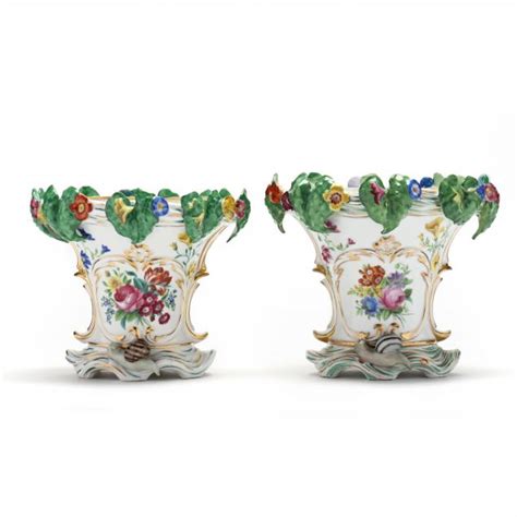 A Pair Of Continental Porcelain Vases Lot 1087 The Holiday Estate Auctiondec 16 2021 10 00am