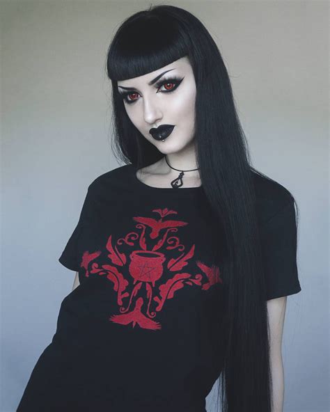 𝕻𝖔𝖎𝖘𝖔𝖓 𝕹𝖎𝖌𝖍𝖙𝖒𝖆𝖗𝖊 Goth Beauty Gothic Fashion Goth Women